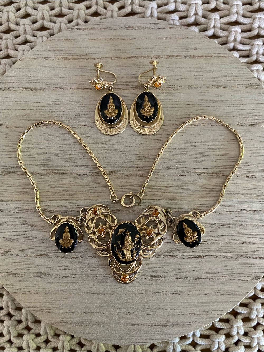 Vintage DAFRI Toronto Necklace & Earring Set - Reverse Intaglio Japanese Motif